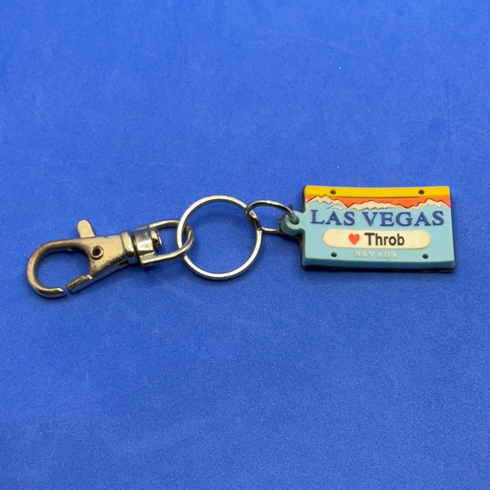 ⭐️ 10-4-10 - Keychain - Las Vegas ♥️ Throb